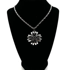 Crown Trifari 60s Statement Chunky Flower 23-1/2” Rope Chain Pendent Necklace